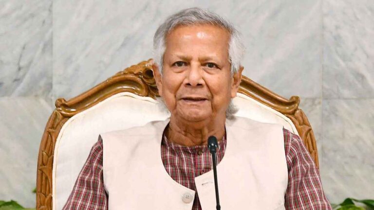 বিমান বিধ্বস্তে আহতদের চিকিৎসায় সর্বোচ্চ গুরুত্ব দেওয়ার নির্দেশ