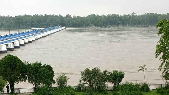 তিস্তার পানি বিপৎসীমার ৫ সেন্টিমিটার ওপরে, বন্যা আতঙ্ক