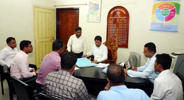 নকলা পৌরসভা পরিদর্শন করলেন জেলা প্রশাসক তরফদার মাহমুদুর রহমান