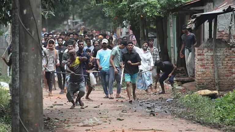 দফায় দফায় সংঘর্ষ, চবি ও আশপাশের এলাকায় ১৪৪ ধারা জারি