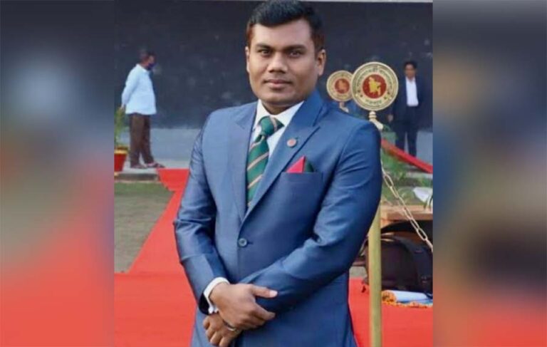 জন্ম-মৃত্যু নিবন্ধনে ময়মনসিংহ বিভাগে আবারও প্রথম, অভিনন্দনের স্রোতে ভাসছেন ইউএনও আশরাফুল আলম