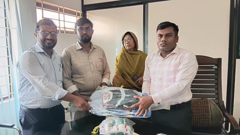 ঝিনাইগাতীতে ক্রীড়াসামগ্রী বিতরণ