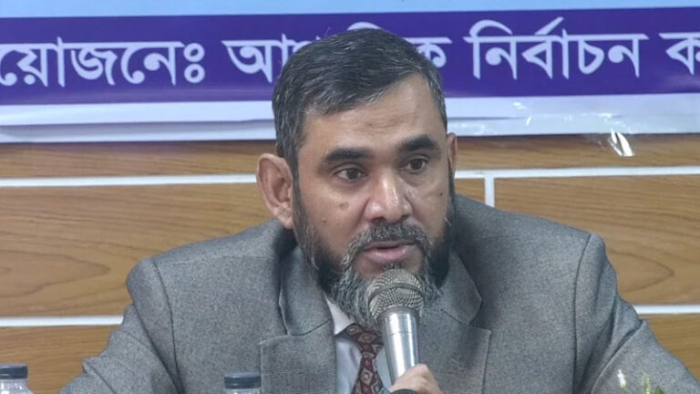 নির্বাচনে কেউ সামান্যতম পক্ষপাতিত্ব দেখালে ব্যবস্থা: ইসি সানাউল্লাহ