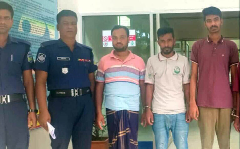 নালিতাবাড়ীতে ৩ অনলাইন জুয়ারি গ্রেফতার