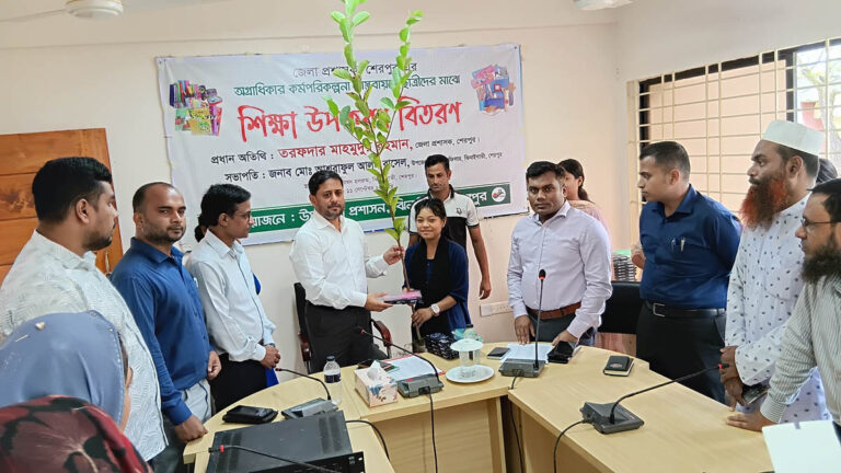 ঝিনাইগাতী বিনামূল্যে শিক্ষা উপকরণ বিতরণ
