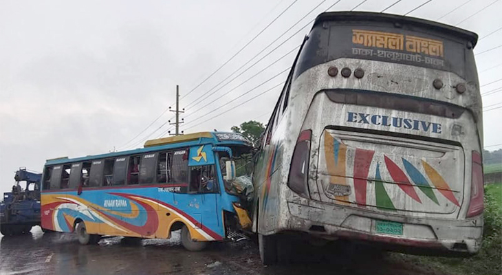 ময়মনসিংহে ভালুকায় দুই বাসের মুখোমুখি সংঘর্ষে নিহত ২