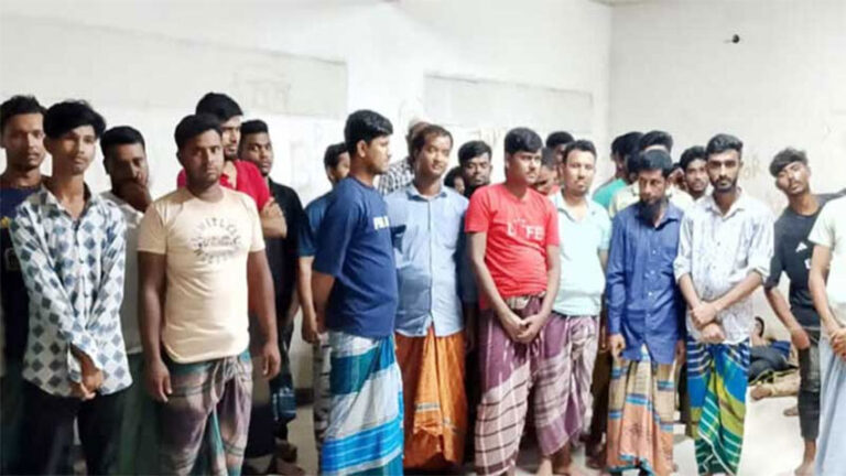রাজধানীতে পুলিশকে কুপিয়ে আহতের ঘটনায় আটক ১০২
