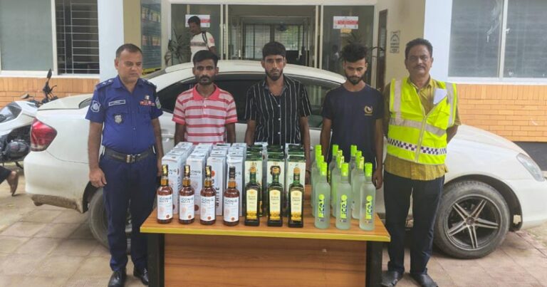 নালিতাবাড়ীতে ভারতীয় মদসহ গ্রেফতার ৩