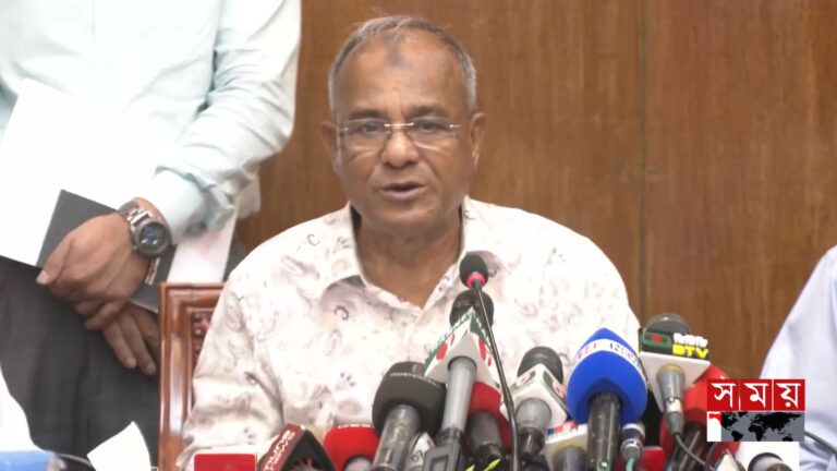 পাশের দেশ থেকে বিশৃঙ্খলা সৃষ্টির চেষ্টা হচ্ছে: স্বরাষ্ট্র উপদেষ্টা