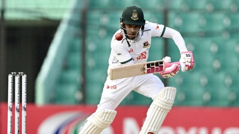 শততম টেস্টে মুশফিকের ফিফটি