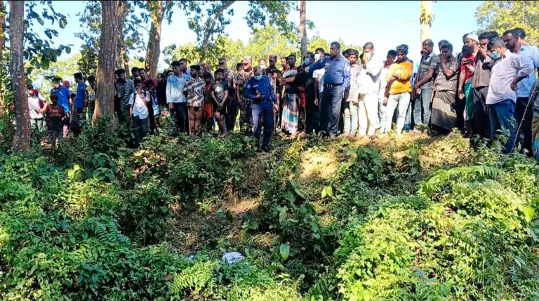 ঝিনাইগাতীতে গারো পাহাড়ের জঙ্গলে অর্ধগলিত নারীর মরদেহ উদ্ধার